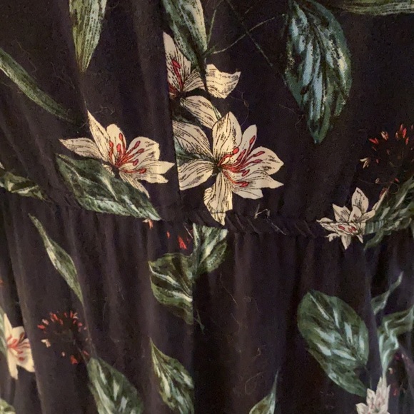 Cotton-On beautiful, comfortable long beautiful floral asymmetrical dress - Picture 9 of 16